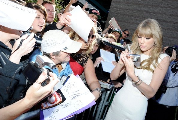 Taylor Swift at 47th Annual Academy Of Country Music Awards — photo 126