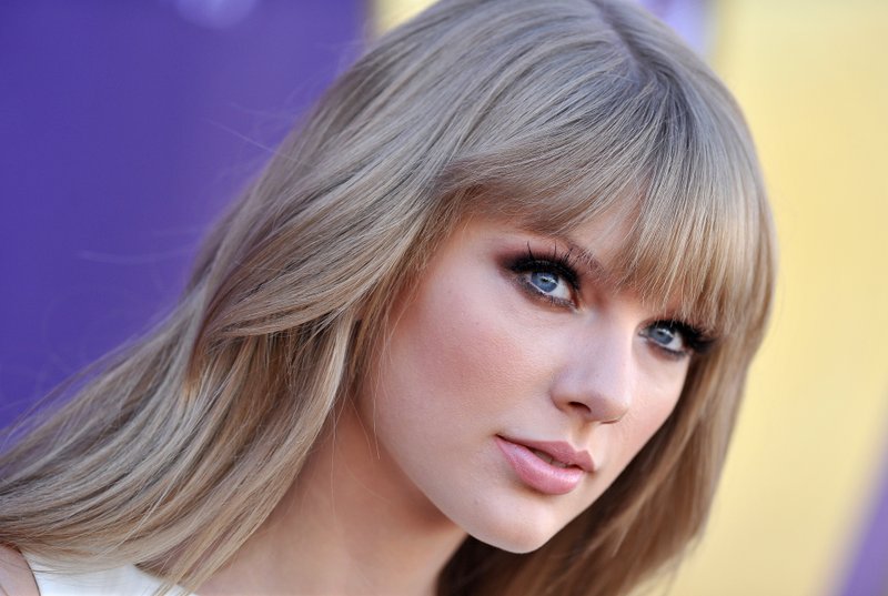 Taylor Swift at 47th Annual Academy Of Country Music Awards — photo 142
