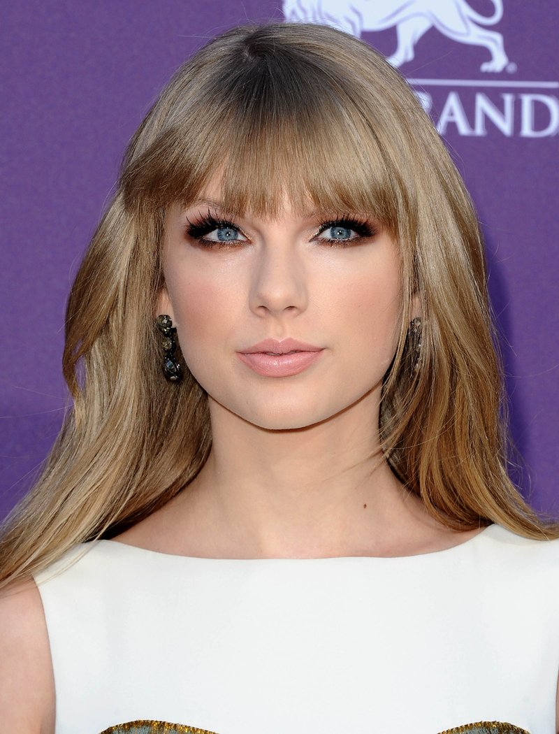 Taylor Swift at 47th Annual Academy Of Country Music Awards — photo 161