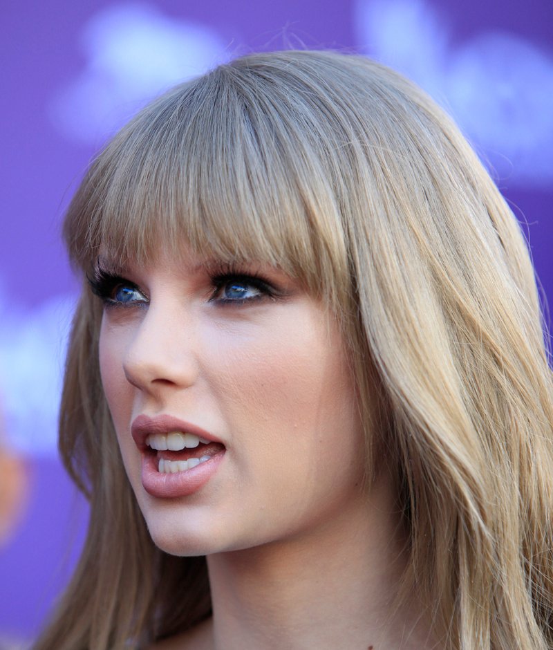 Taylor Swift at 47th Annual Academy Of Country Music Awards — photo 292