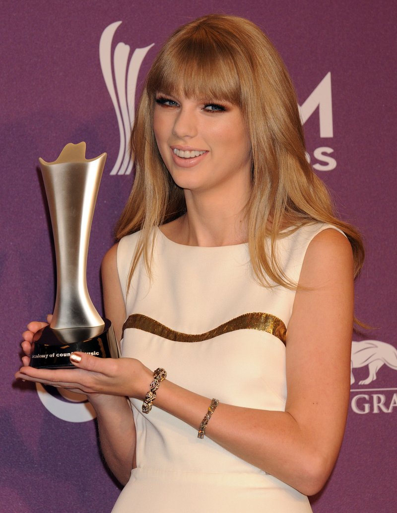 Taylor Swift at 47th Annual Academy Of Country Music Awards — photo 313