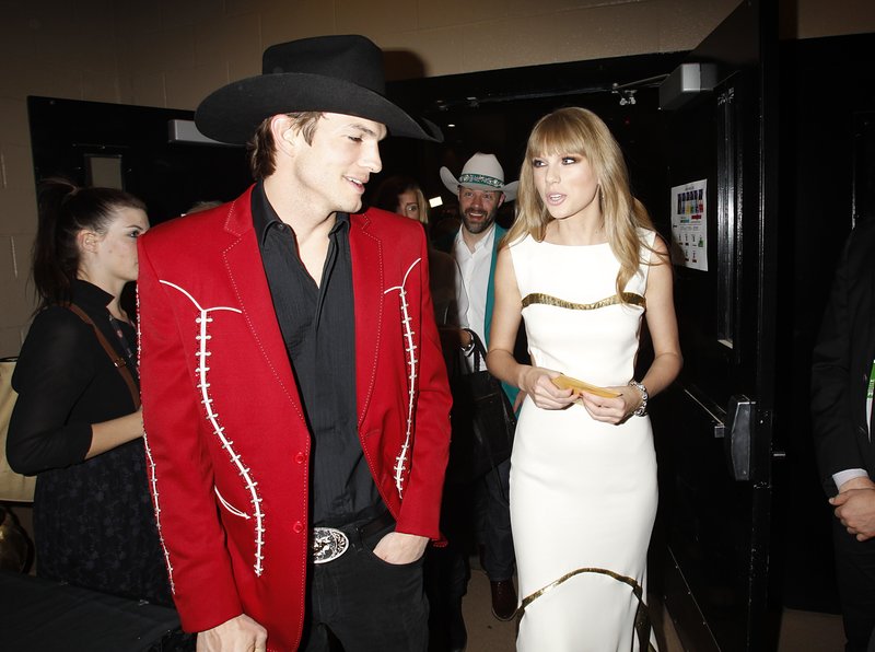 Taylor Swift at 47th Annual Academy Of Country Music Awards — photo 335