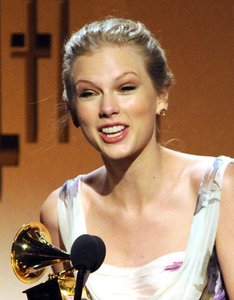 Taylor Swift at 54th Annual GRAMMY Awards - Pre-telecast — photo 17