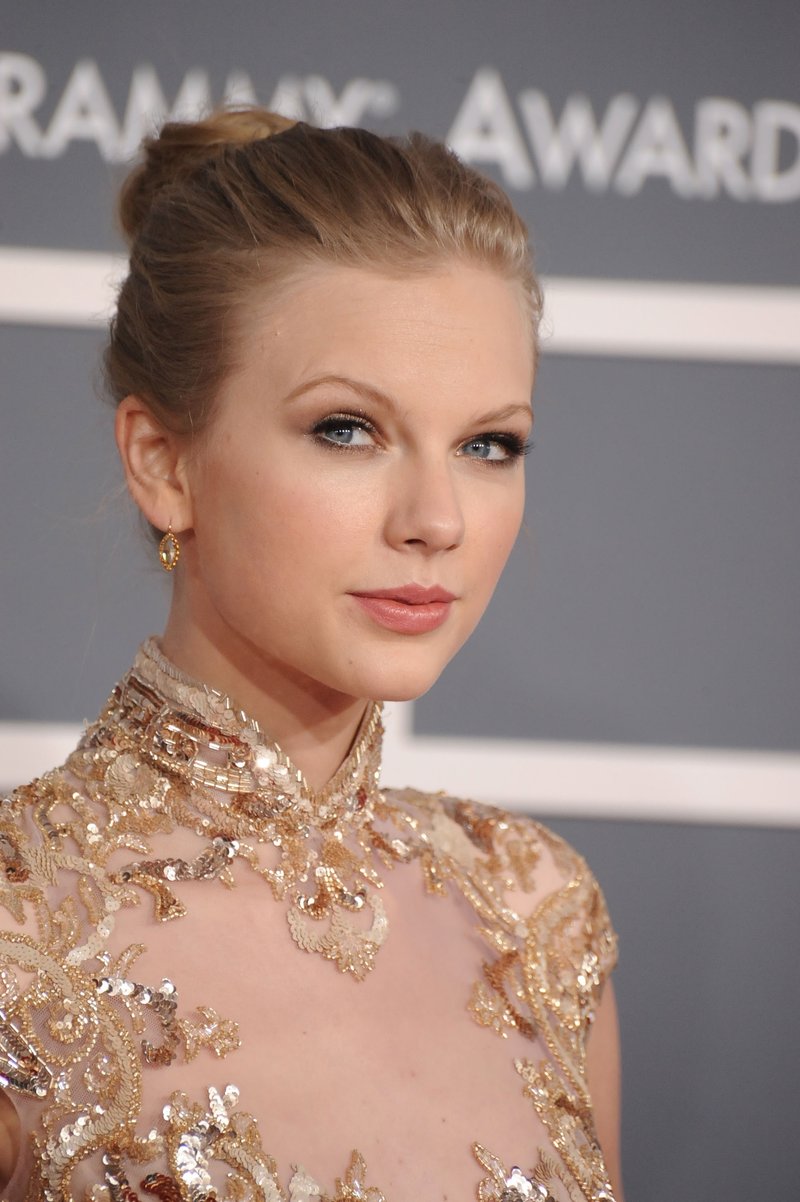 Taylor Swift at 54th Annual Grammy Awards — photo 55