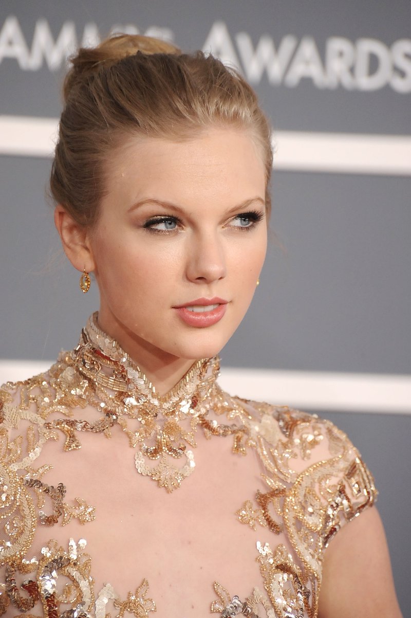Taylor Swift at 54th Annual Grammy Awards — photo 73