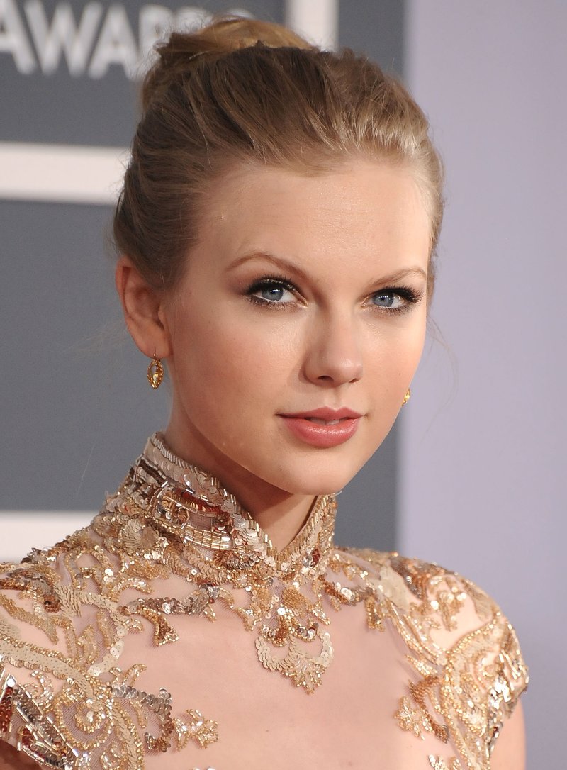 Taylor Swift at 54th Annual Grammy Awards — photo 81
