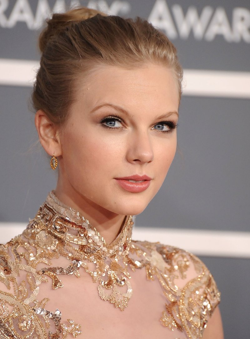 Taylor Swift at 54th Annual Grammy Awards — photo 86