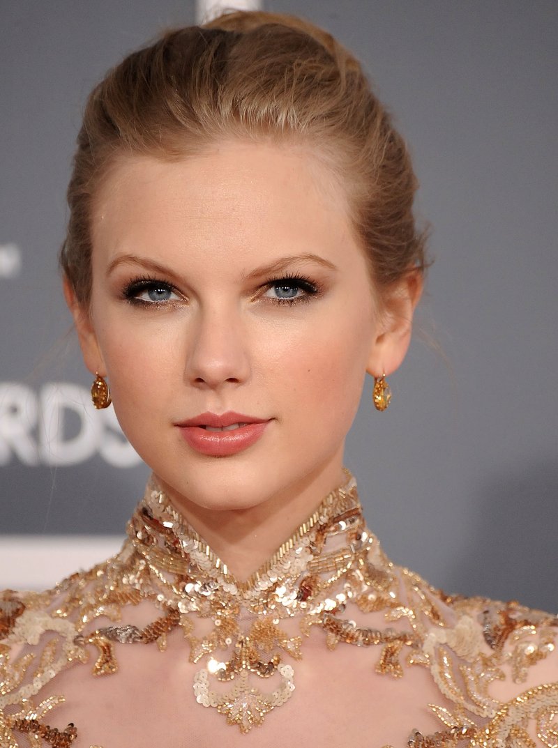 Taylor Swift at 54th Annual Grammy Awards — photo 90