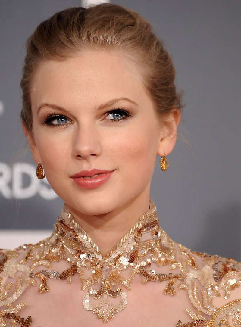 Taylor Swift at 54th Annual Grammy Awards — photo 92