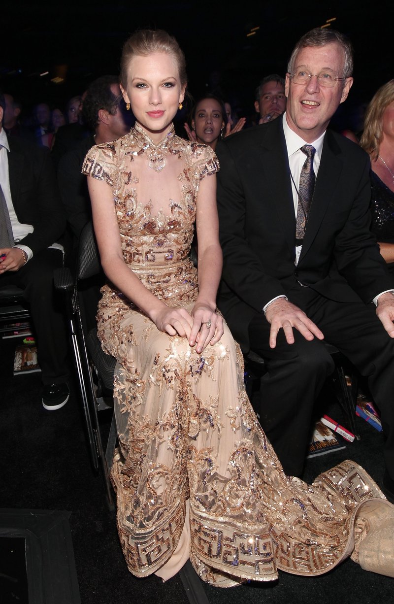 Taylor Swift at 54th Annual Grammy Awards — photo 105