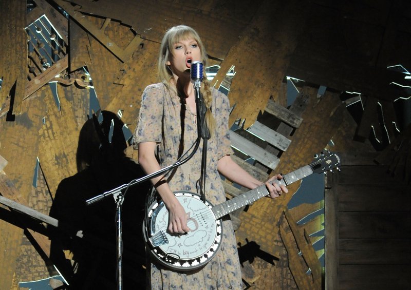 Taylor Swift at 54th Annual Grammy Awards — photo 118