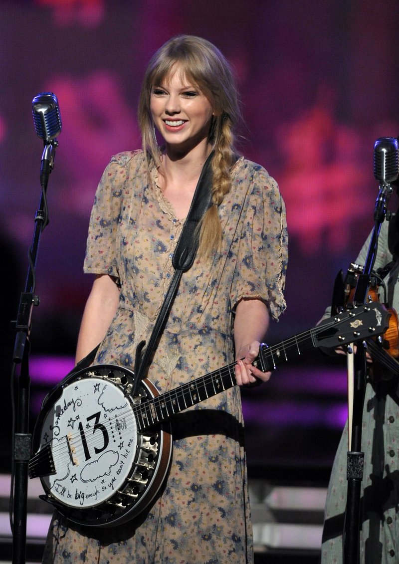 Taylor Swift at 54th Annual Grammy Awards — photo 126