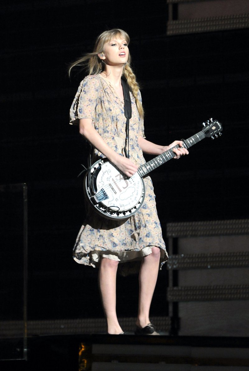 Taylor Swift at 54th Annual Grammy Awards — photo 164