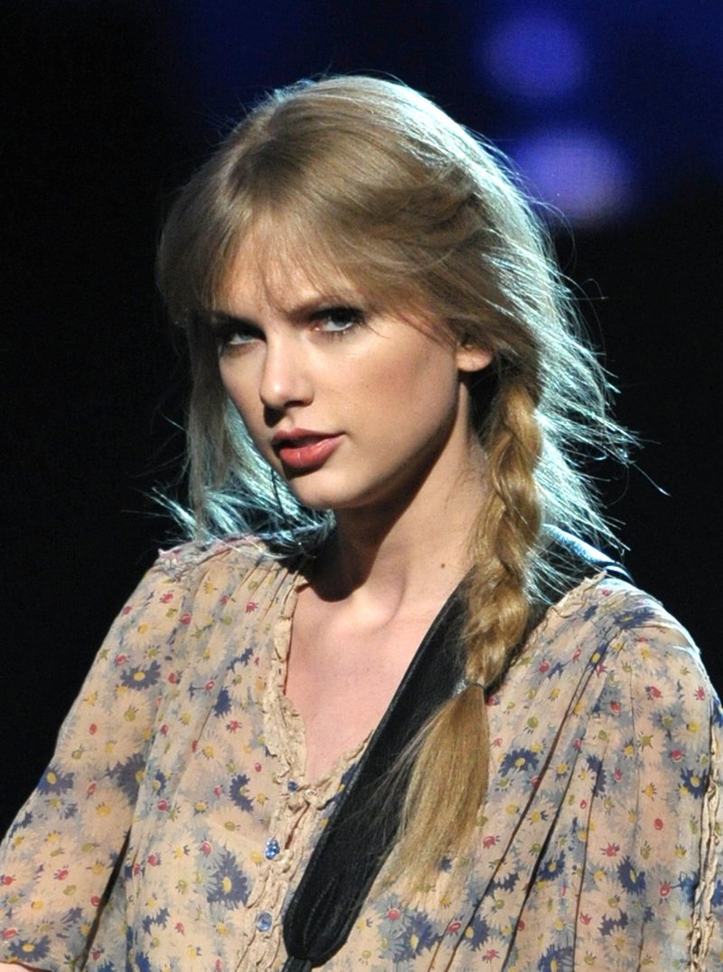 Taylor Swift at 54th Annual Grammy Awards — photo 165