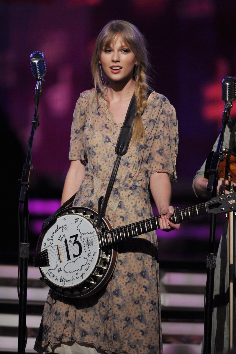 Taylor Swift at 54th Annual Grammy Awards — photo 168