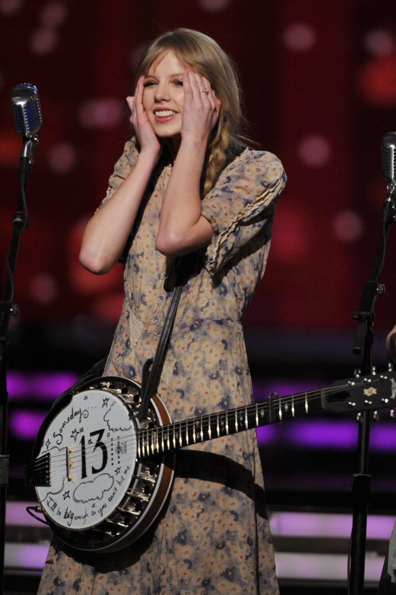 Taylor Swift at 54th Annual Grammy Awards — photo 172