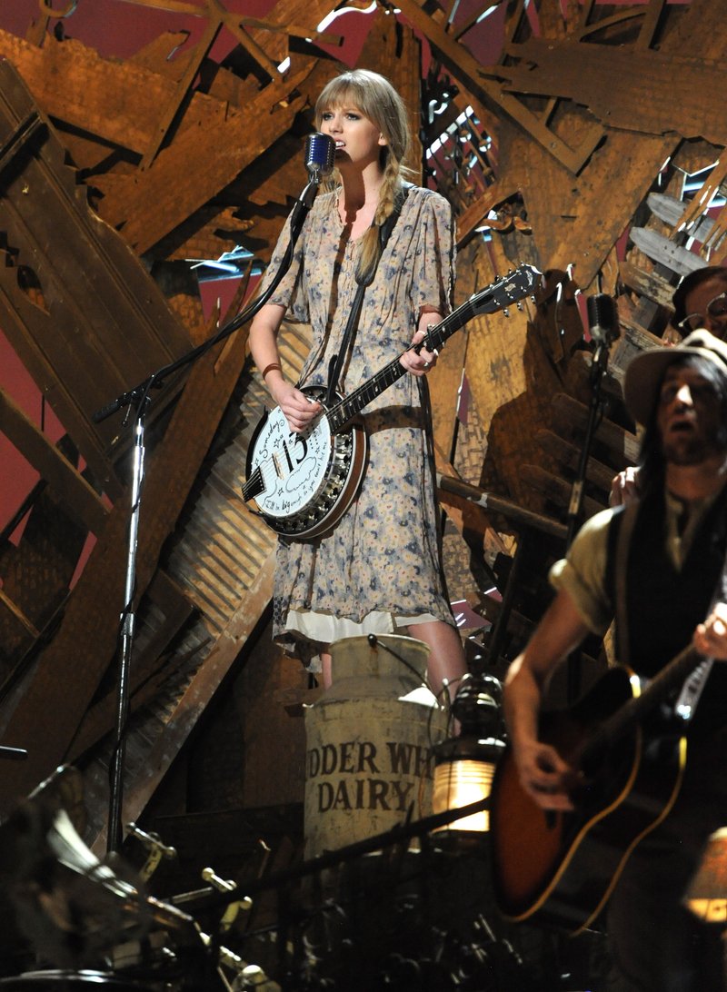 Taylor Swift at 54th Annual Grammy Awards — photo 179