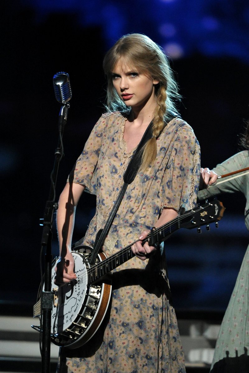 Taylor Swift at 54th Annual Grammy Awards — photo 186