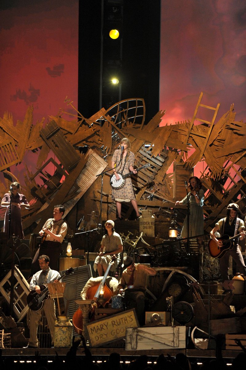 Taylor Swift at 54th Annual Grammy Awards — photo 200