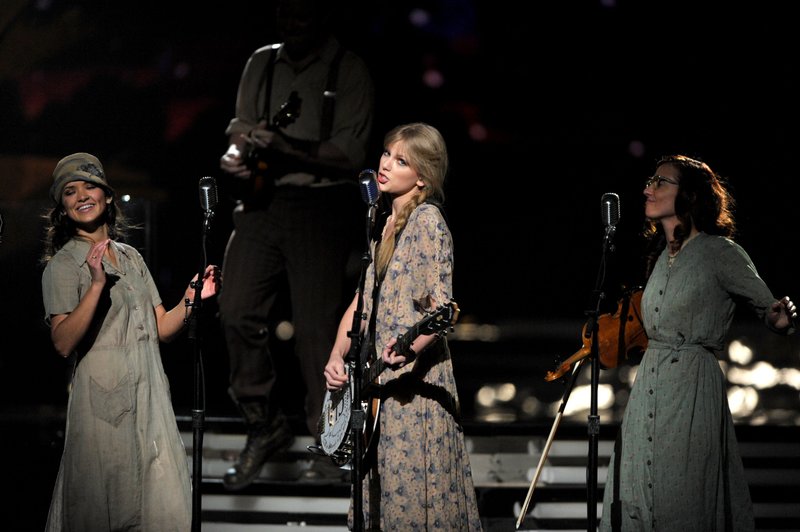 Taylor Swift at 54th Annual Grammy Awards — photo 201