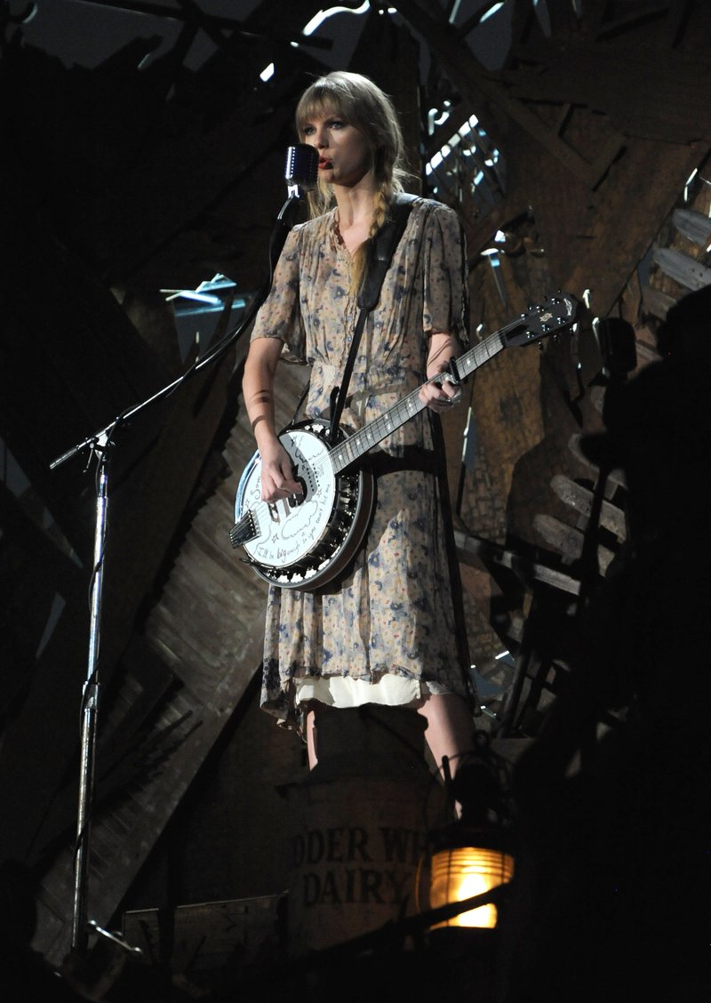 Taylor Swift at 54th Annual Grammy Awards — photo 217