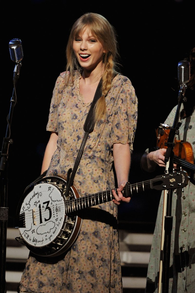 Taylor Swift at 54th Annual Grammy Awards — photo 221