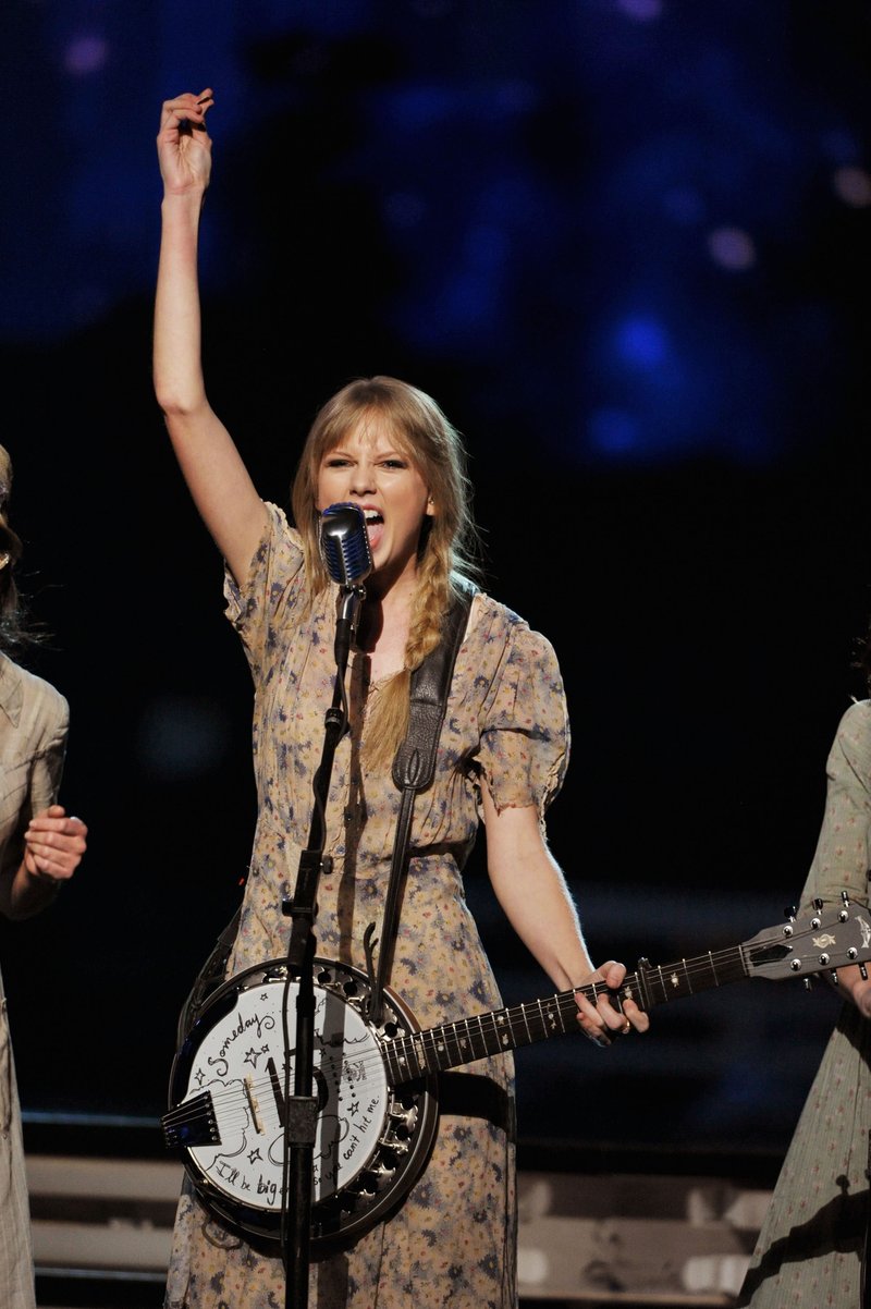Taylor Swift at 54th Annual Grammy Awards — photo 225