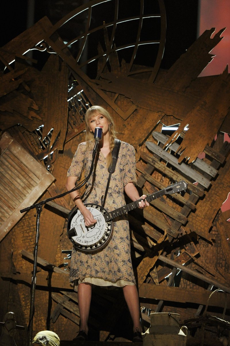 Taylor Swift at 54th Annual Grammy Awards — photo 226