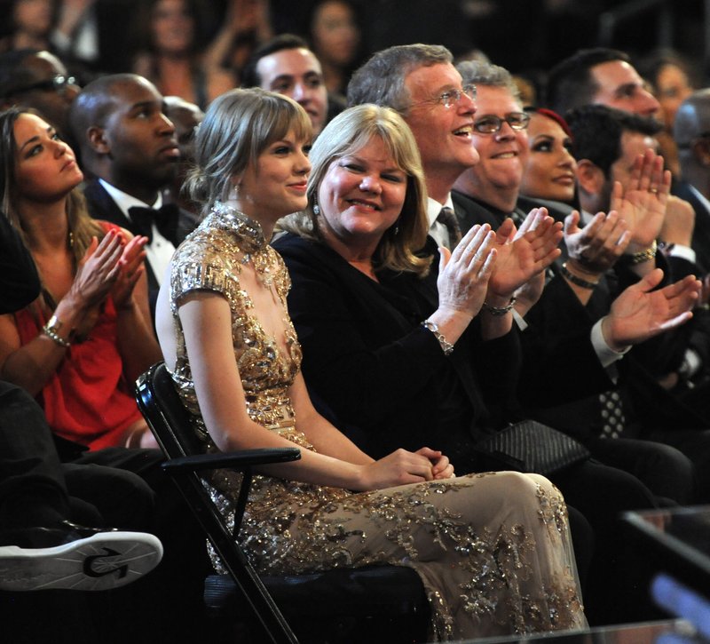 Taylor Swift at 54th Annual Grammy Awards — photo 228