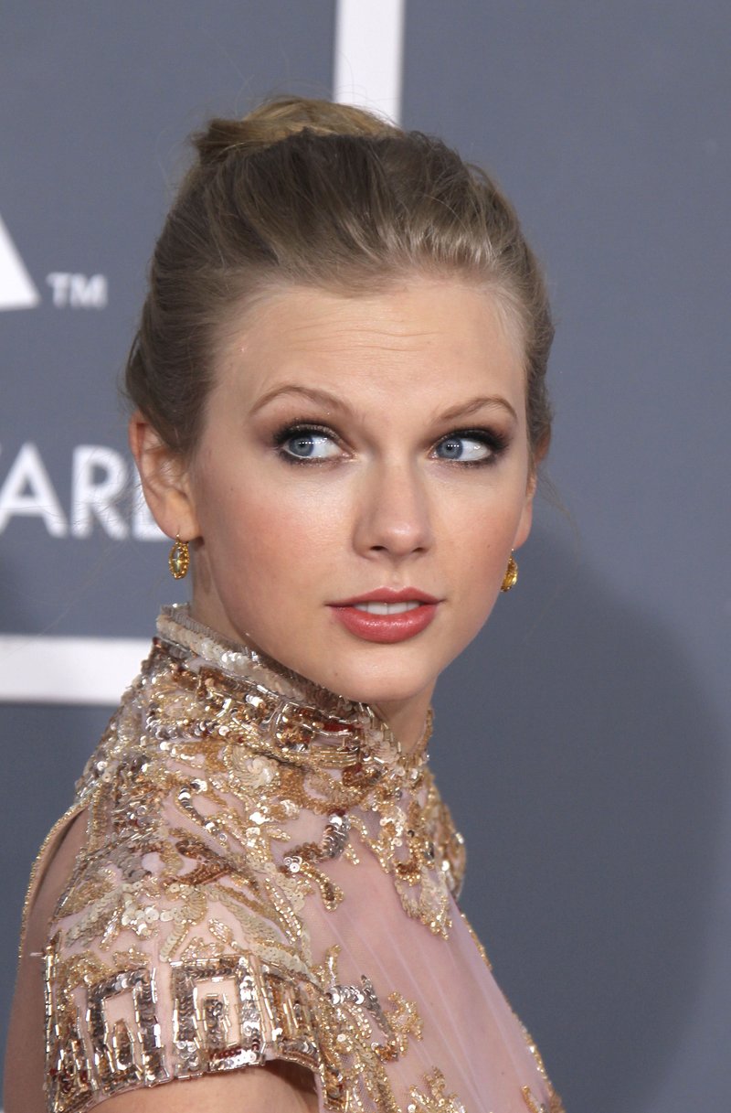 Taylor Swift at 54th Annual Grammy Awards — photo 267