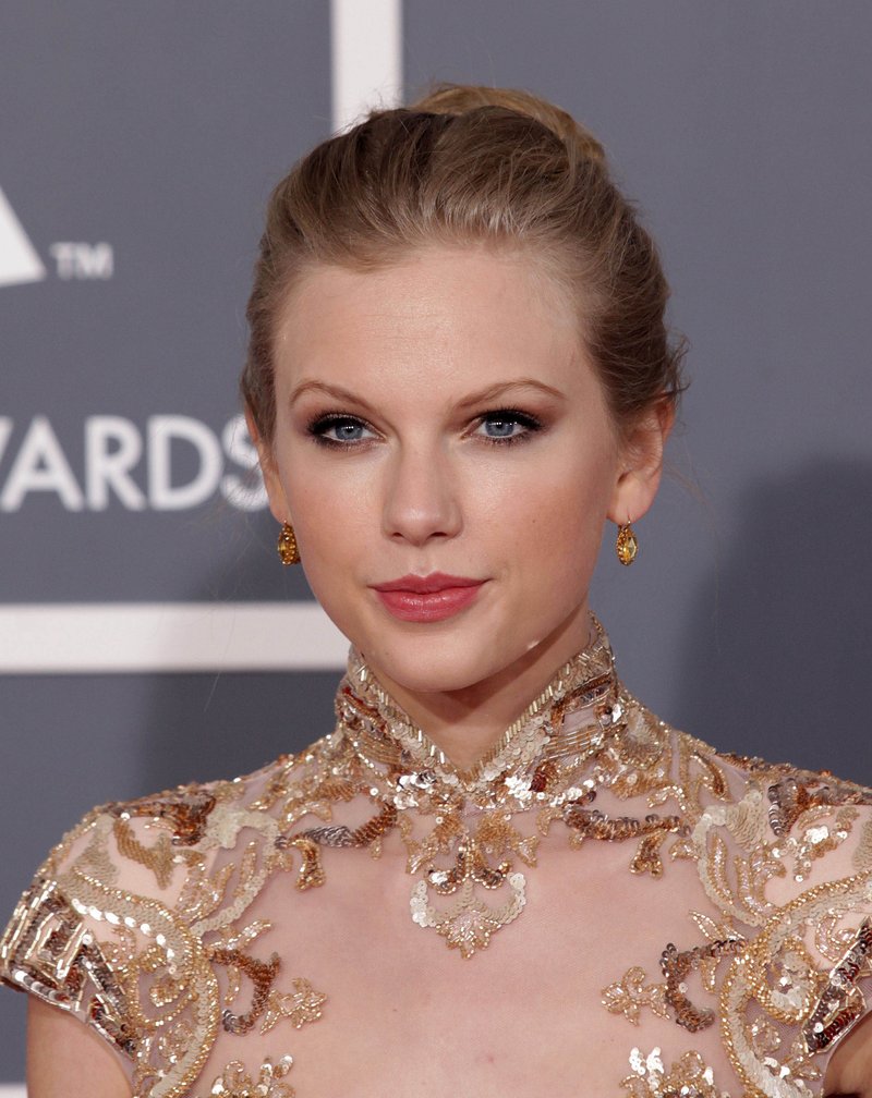 Taylor Swift at 54th Annual Grammy Awards — photo 293