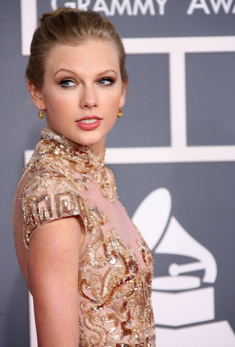 Taylor Swift at 54th Annual Grammy Awards — photo 297