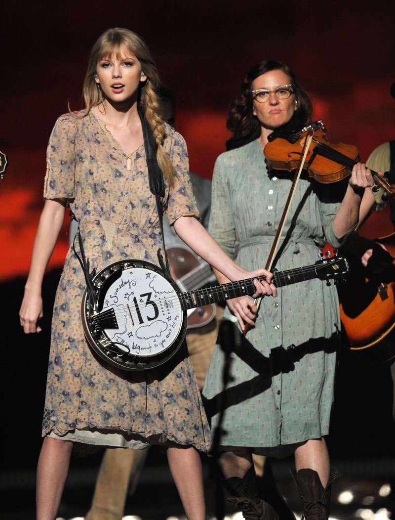 Taylor Swift at 54th Annual Grammy Awards — photo 311