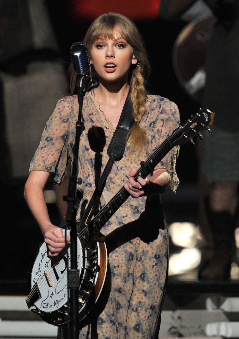 Taylor Swift at 54th Annual Grammy Awards — photo 314