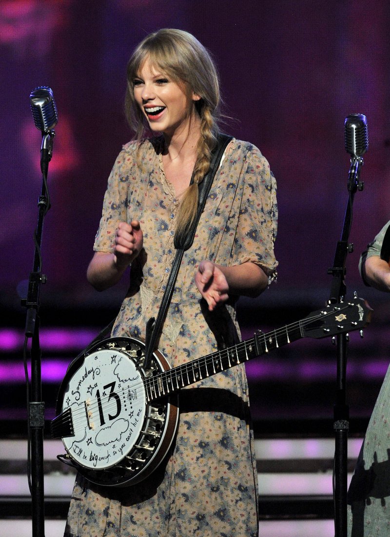 Taylor Swift at 54th Annual Grammy Awards — photo 317