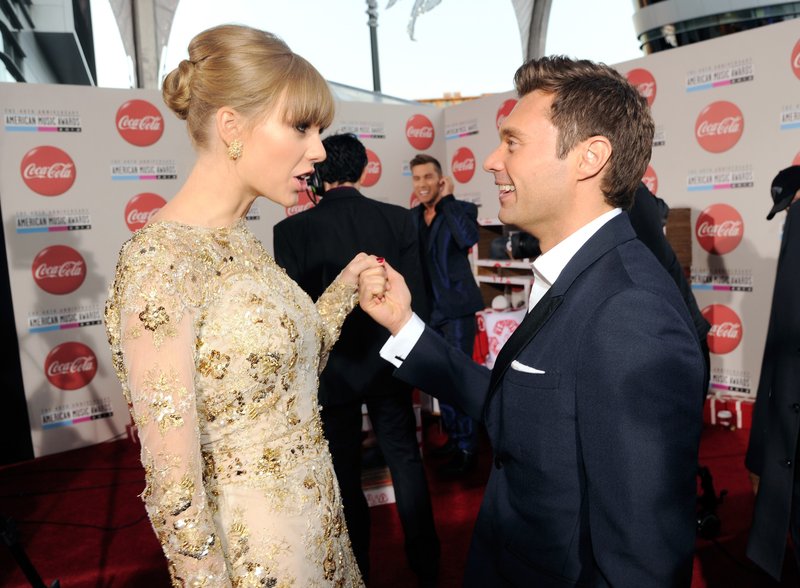 Taylor Swift at 2012 American Music Awards — photo 51