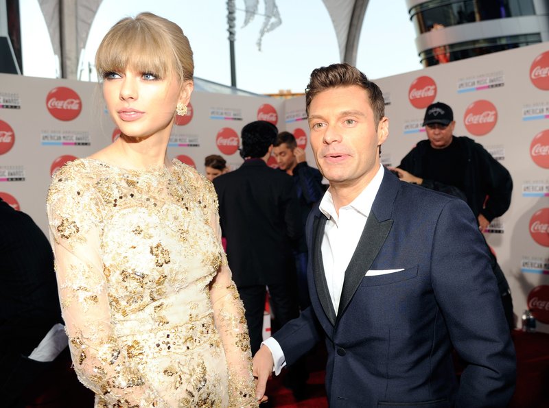 Taylor Swift at 2012 American Music Awards — photo 185