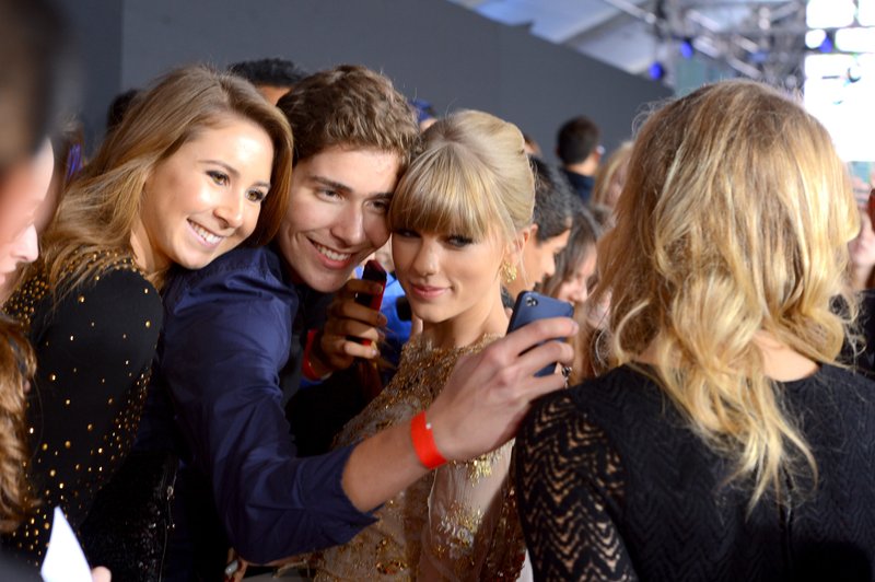 Taylor Swift at 2012 American Music Awards — photo 229