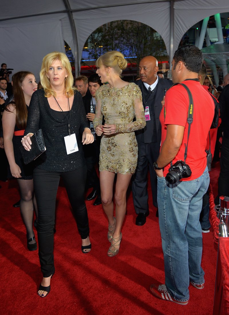 Taylor Swift at 2012 American Music Awards — photo 233