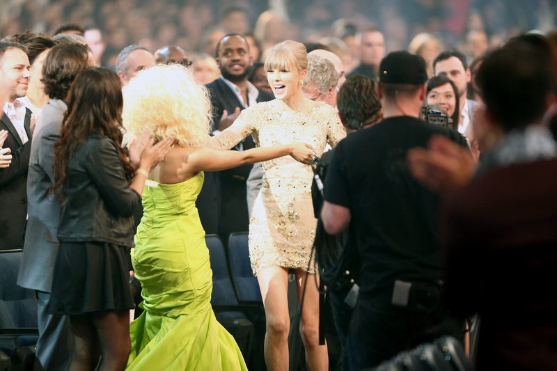 Taylor Swift at 2012 American Music Awards — photo 247