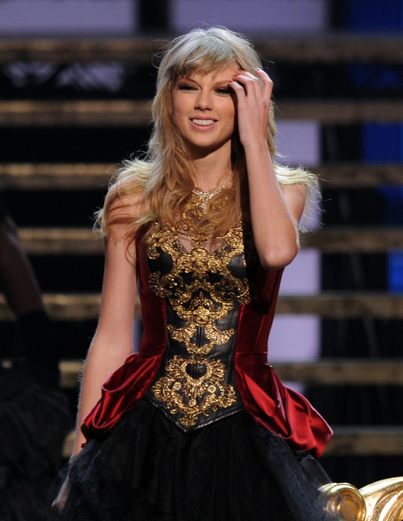 Taylor Swift at 2012 American Music Awards — photo 271