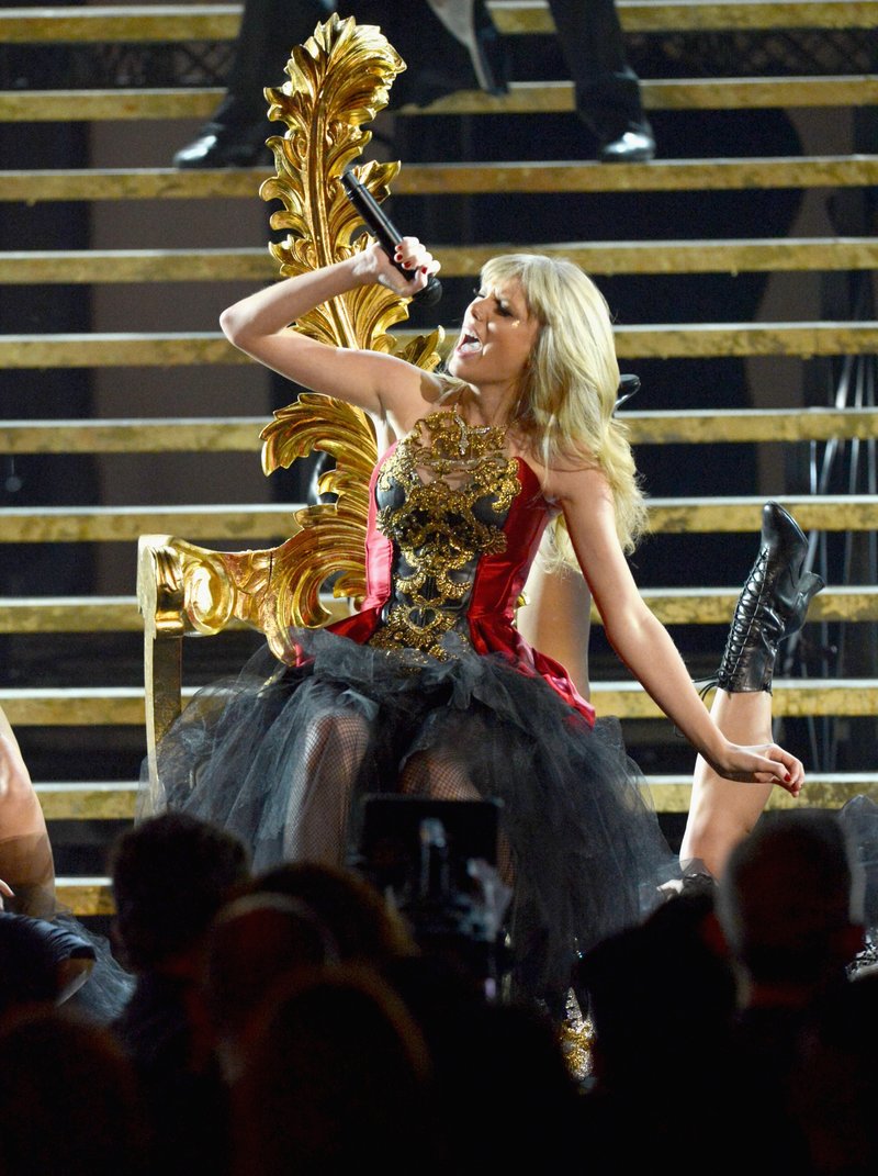 Taylor Swift at 2012 American Music Awards — photo 298