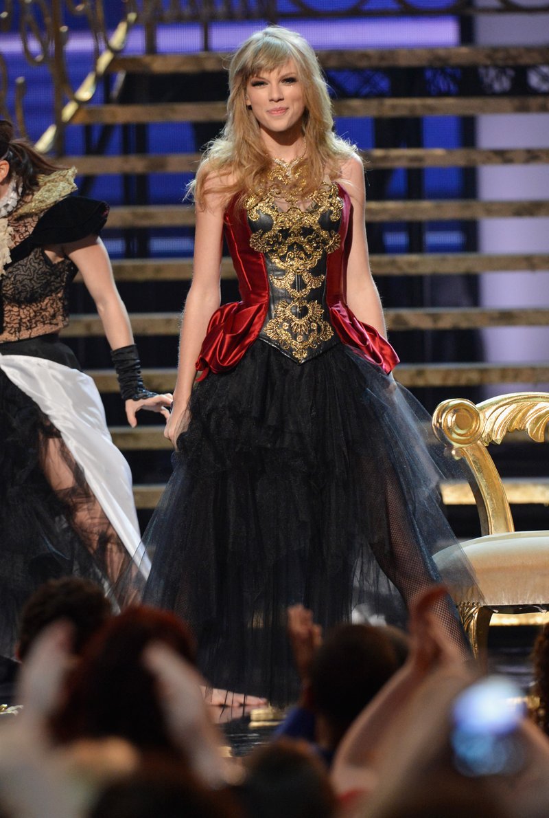 Taylor Swift at 2012 American Music Awards — photo 303