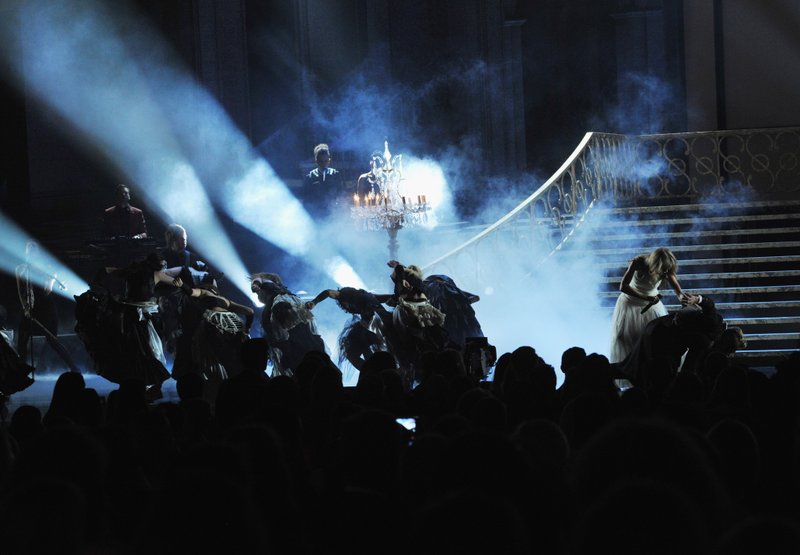 Taylor Swift at 2012 American Music Awards — photo 308