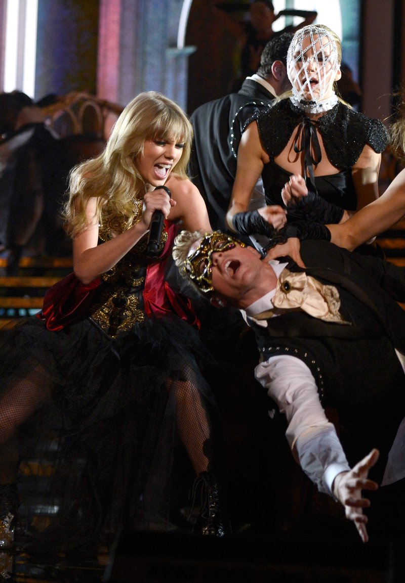 Taylor Swift at 2012 American Music Awards — photo 331