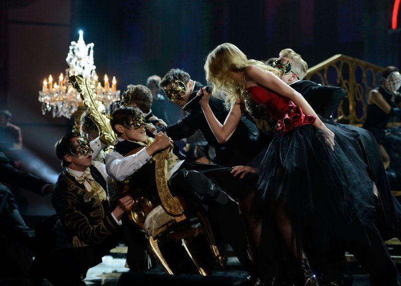 Taylor Swift at 2012 American Music Awards — photo 350