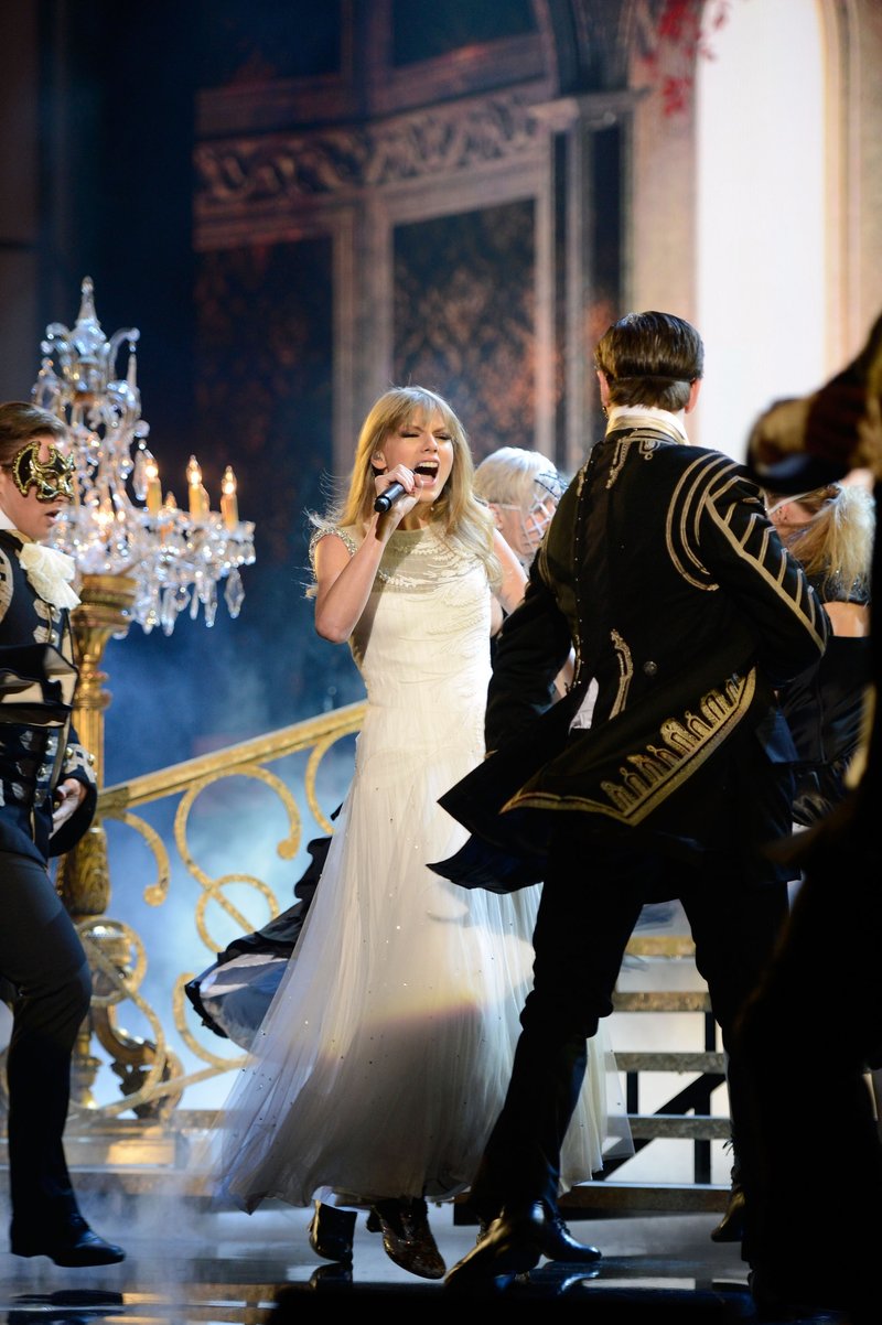 Taylor Swift at 2012 American Music Awards — photo 358