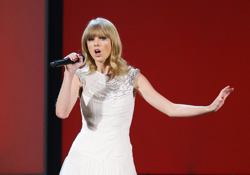 Taylor Swift at 2012 American Music Awards — photo 387