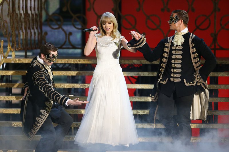 Taylor Swift at 2012 American Music Awards — photo 388