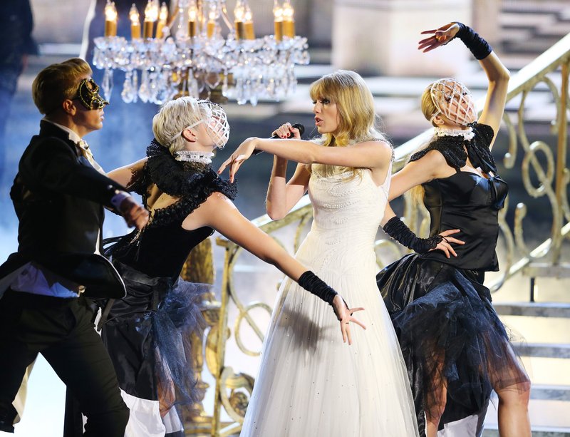 Taylor Swift at 2012 American Music Awards — photo 391